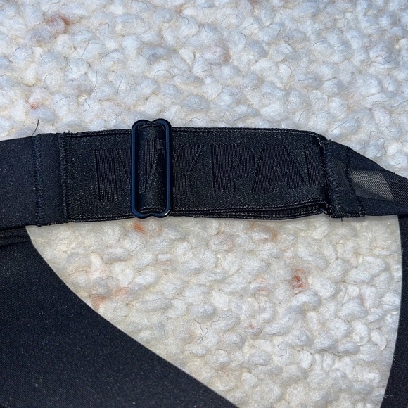 Adidas X IVY PARK IVP Zip Front Medium Impact Sports Bra Black 4X - Picture 6 of 7